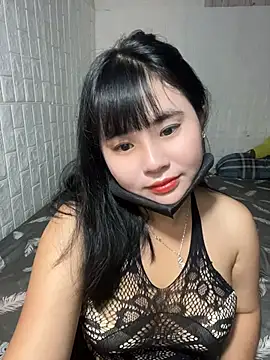 Snapshot of Lewd_couple chatting on April 23, 2026, 12:29 pm Lewd couple online show from April 23, 2026, 12:29 pm
