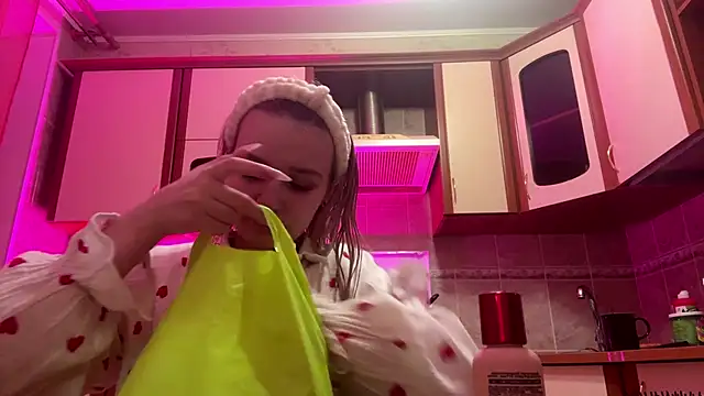 Snapshot of MiaBerlateen chatting on February 25, 2026, 6:30 pm MiaBerlateen online show from February 25, 2026, 6:30 pm