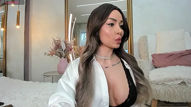 ElinaMoon  online show from February 28, 2026, 7:19 am