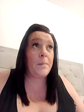 louisa36 online show from February 25, 2026, 9:47 pm