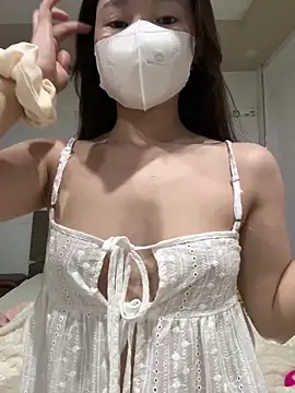 Rin-yiyi online show from April 7, 2026, 2:19 pm