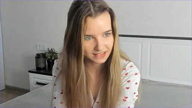 Snapshot of OnyxViper chatting on May 28, 2026, 8:11 am OnyxViper online show from May 28, 2026, 8:11 am