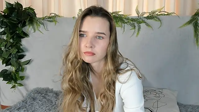 Snapshot of OnyxViper chatting on May 6, 2026, 7:01 am OnyxViper online show from May 6, 2026, 7:01 am