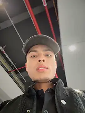 Snapshot of Eros_lee chatting on July 5, 2026, 10:16 pm Eros lee online show from July 5, 2026, 10:16 pm
