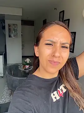 olivia velvett online show from March 6, 2026, 2:56 pm