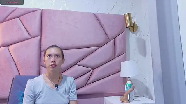 kimberlypink  online show from March 3, 2026, 11:28 am