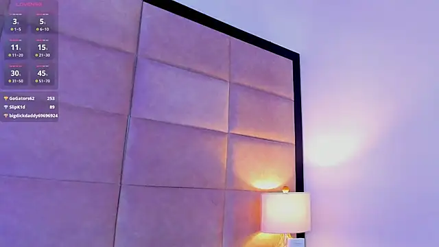 EvaaMoon  online show from April 2, 2026, 3:35 am