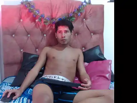 axel rosse012 online show from February 10, 2026, 3:05 am