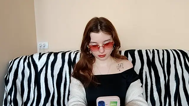 Snapshot of LanitaHemple chatting on April 14, 2026, 11:15 am LanitaHemple online show from April 14, 2026, 11:15 am