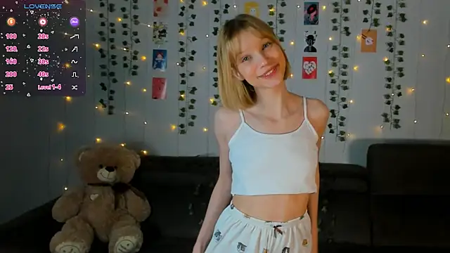 Kiracute18 online show from February 27, 2026, 4:51 pm