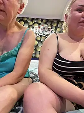 Snapshot of Mommy-girl-Lola chatting on March 15, 2026, 7:10 pm Mommy-girl-Lola online show from March 15, 2026, 7:10 pm