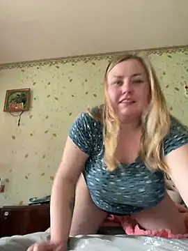 Snapshot of Mommy-girl-Lola chatting on April 7, 2026, 8:05 am Mommy-girl-Lola online show from April 7, 2026, 8:05 am