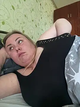 Snapshot of Mommy-girl-Lola chatting on April 5, 2026, 12:01 pm Mommy-girl-Lola online show from April 5, 2026, 12:01 pm