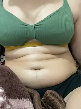 Snapshot of unicornbabe23 chatting on April 1, 2026, 7:31 am unicornbabe23 online show from April 1, 2026, 7:31 am