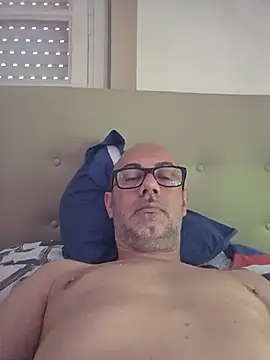Snapshot of pareja47 chatting on June 17, 2026, 10:03 am pareja47 online show from June 17, 2026, 10:03 am