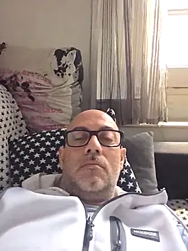 pareja47 online show from April 7, 2026, 9:00 am