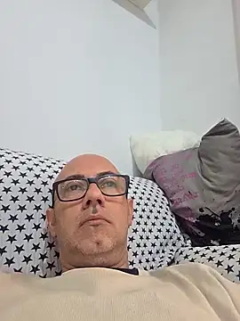 Snapshot of pareja47 chatting on May 5, 2026, 8:39 am pareja47 online show from May 5, 2026, 8:39 am