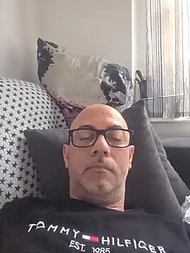 Snapshot of pareja47 chatting on June 2, 2026, 8:25 am pareja47 online show from June 2, 2026, 8:25 am