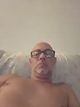 Snapshot of pareja47 chatting on August 2, 2026, 10:18 pm pareja47 online show from August 2, 2026, 10:18 pm