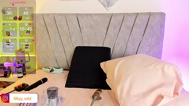 Wild lilhyy online show from April 3, 2026, 10:27 pm