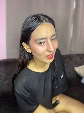 Snapshot of -BabyLuna chatting on April 15, 2026, 1:15 pm -BabyLuna online show from April 15, 2026, 1:15 pm