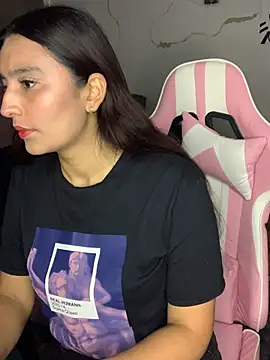 Snapshot of -BabyLuna chatting on April 16, 2026, 1:45 pm -BabyLuna online show from April 16, 2026, 1:45 pm