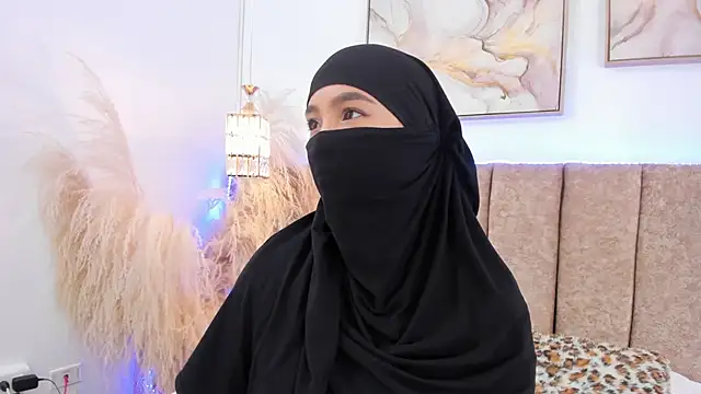 Yaasmin  online show from February 10, 2026, 7:02 pm