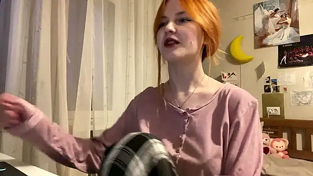 Snapshot of DynaLoom chatting on February 24, 2026, 3:13 pm DynaLoom online show from February 24, 2026, 3:13 pm