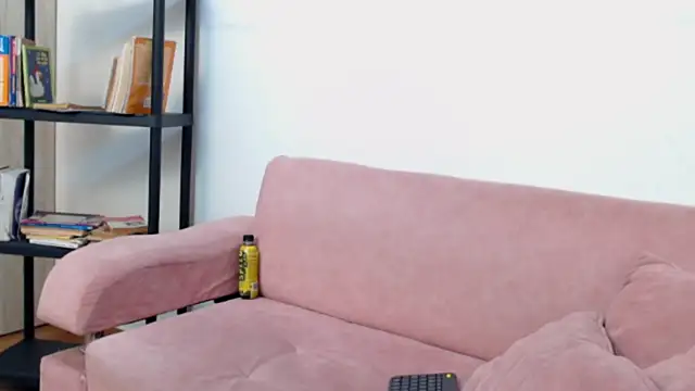 Kitty f00x online show from March 18, 2026, 7:26 pm