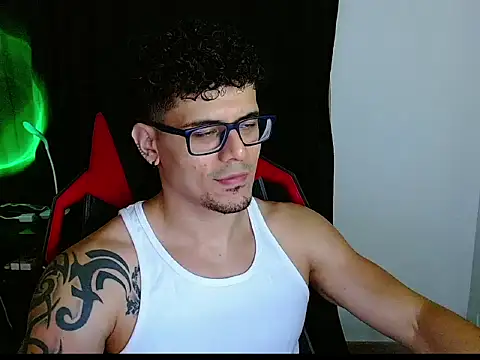 Snapshot of Logan0626 chatting on February 11, 2026, 12:54 am Logan0626 online show from February 11, 2026, 12:54 am