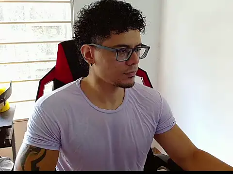 Snapshot of Logan0626 chatting on February 19, 2026, 6:27 pm Logan0626 online show from February 19, 2026, 6:27 pm