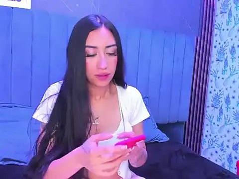 TiffanyDream8 online show from April 9, 2026, 10:05 pm