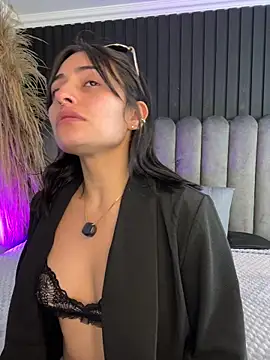 Nanda vixen  online show from May 13, 2026, 11:34 pm