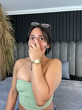 Snapshot of Nanda_vixen_ chatting on April 15, 2026, 11:27 pm Nanda vixen online show from April 15, 2026, 11:27 pm