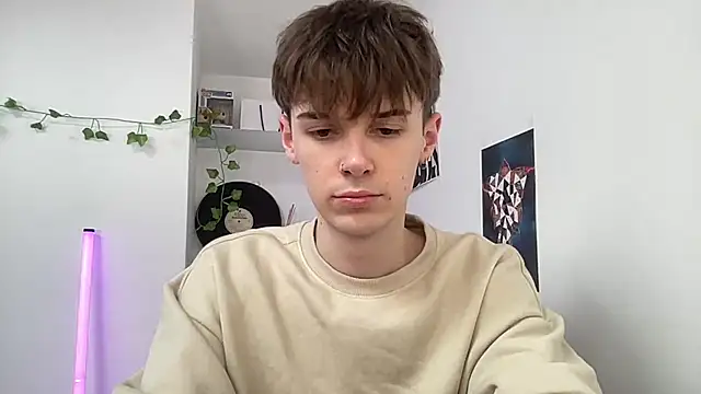 Snapshot of YourMilkyGuy chatting on April 23, 2026, 1:02 pm YourMilkyGuy online show from April 23, 2026, 1:02 pm