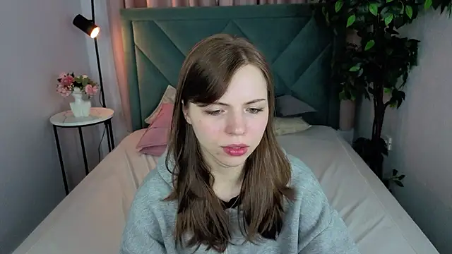 Snapshot of LesleySky chatting on February 28, 2026, 7:24 pm LesleySky online show from February 28, 2026, 7:24 pm