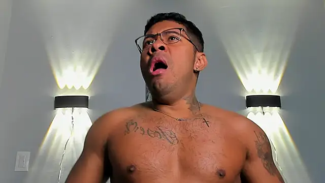 LEOHRDZ online show from April 3, 2026, 4:08 am