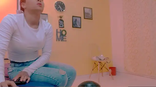 Snapshot of sexiempoderada18 chatting on April 4, 2026, 2:01 pm sexiempoderada18 online show from April 4, 2026, 2:01 pm