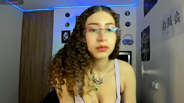 Alice and Amber 10 online show from May 8, 2026, 2:43 pm