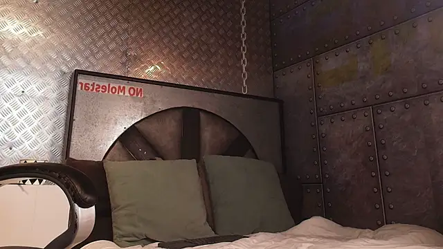 ItsZairen online show from February 12, 2026, 3:50 am