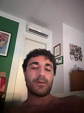 Snapshot of elia2711 chatting on June 20, 2026, 5:01 am elia2711 online show from June 20, 2026, 5:01 am