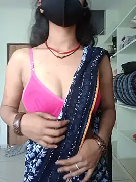 Snapshot of Kirti_sacsena chatting on July 6, 2026, 5:36 am Kirti sacsena online show from July 6, 2026, 5:36 am