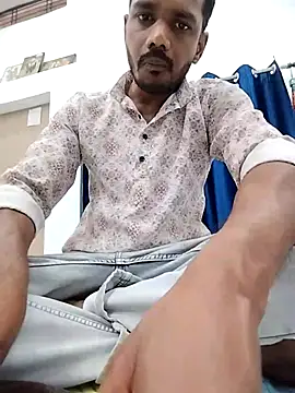 Snapshot of Daddyishere_19 chatting on April 4, 2026, 4:52 am Daddyishere 19 online show from April 4, 2026, 4:52 am