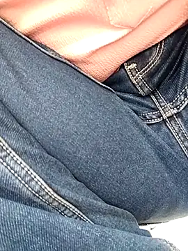 Snapshot of Daddyishere_19 chatting on March 6, 2026, 5:24 am Daddyishere 19 online show from March 6, 2026, 5:24 am