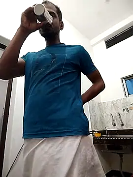 Snapshot of Daddyishere_19 chatting on March 10, 2026, 12:36 am Daddyishere 19 online show from March 10, 2026, 12:36 am