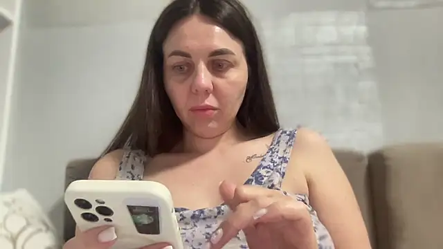 Snapshot of Darsy_Rox chatting on April 10, 2026, 9:44 pm Darsy Rox online show from April 10, 2026, 9:44 pm