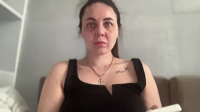 Snapshot of Darsy_Rox chatting on April 10, 2026, 9:38 am Darsy Rox online show from April 10, 2026, 9:38 am