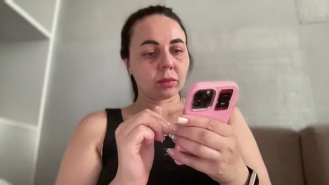 Snapshot of Darsy_Rox chatting on July 10, 2026, 9:20 am Darsy Rox online show from July 10, 2026, 9:20 am