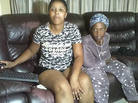 Snapshot of Caramel-Diva chatting on February 16, 2026, 7:45 pm Caramel-Diva online show from February 16, 2026, 7:45 pm