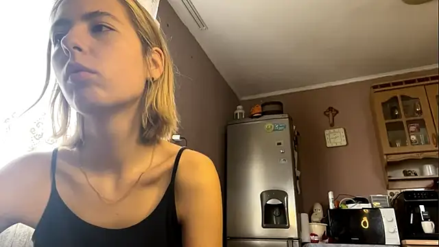 Snapshot of CharmingBlonde chatting on February 14, 2026, 11:43 am CharmingBlonde online show from February 14, 2026, 11:43 am